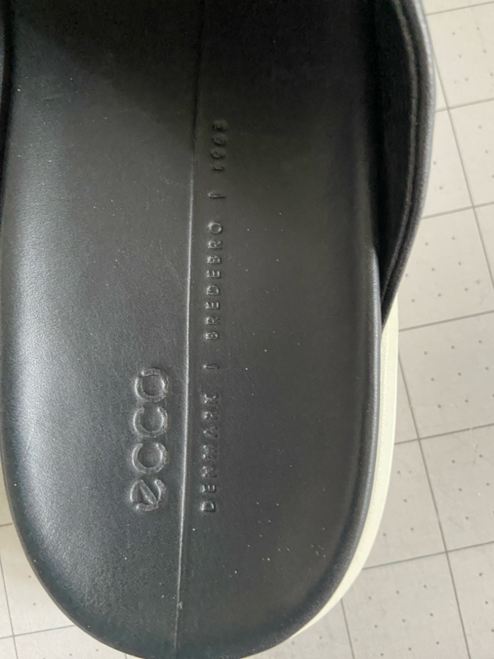 Ecco EU 39 US 9 M Black Leather Slip-On Shoe Slide Sandal - Picture 8 of 10